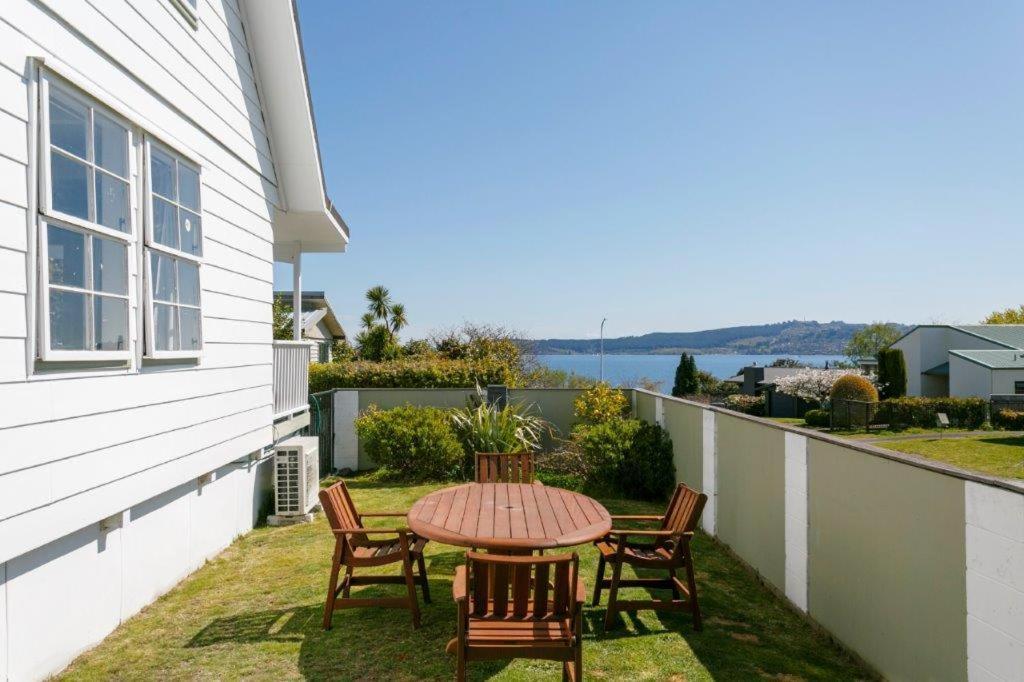 2Mins To Lakefront Family Retreat Lago Lago Taupo Exterior foto